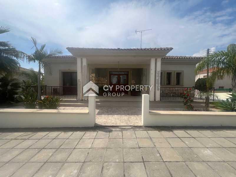 6-bedroom detached house for sale: https://www.bazaraki.com/adv/5786972_6-bedroom-detached-house-for-sale (www.bazaraki.com)