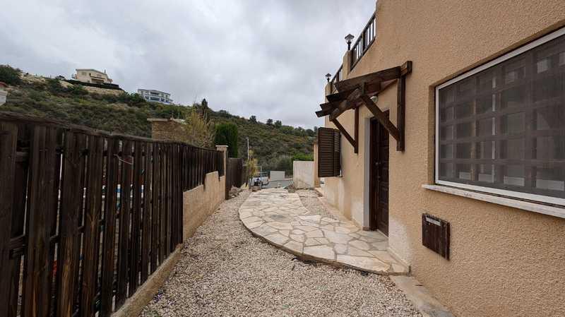 3-bedroom detached house for sale: https://www.bazaraki.com/adv/5798533_3-bedroom-detached-house-for-sale (www.bazaraki.com)