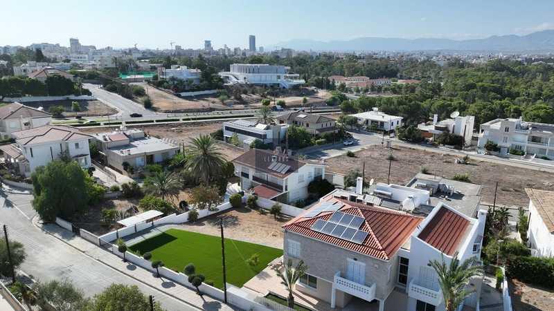 3-bedroom villa for sale: https://www.bazaraki.com/adv/5791317_3-bedroom-villa-for-sale (www.bazaraki.com)