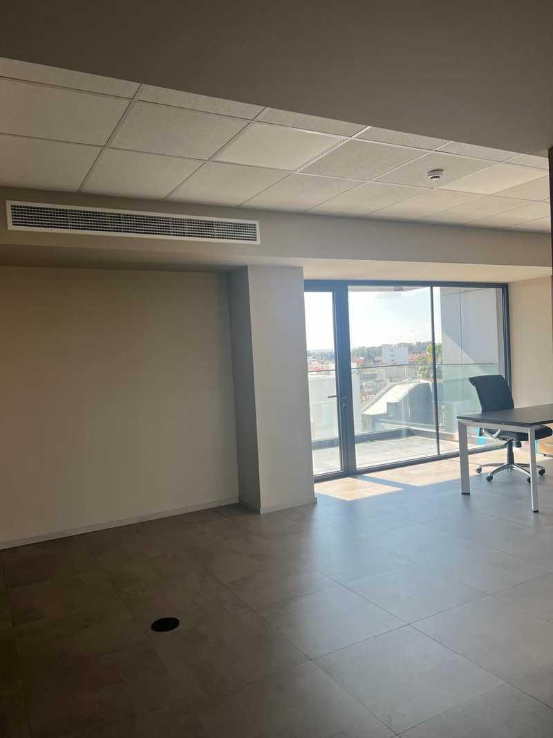 Luxury office available for rent.commercial bulding open space office: https://www.bazaraki.com/adv/5794597_luxury-office-available-for-rent-open-space-of-550sqm-modern-industrial-buildin (www.bazaraki.com)