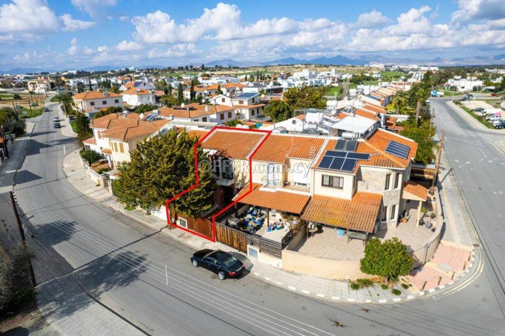 Two storey house in Latsia Nicosia: https://www.offer.com.cy/en/two-storey-house-in-latsia-nicosia/21-811648/ (www.offer.com.cy)