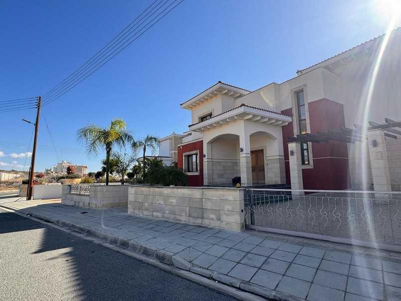 5-bedroom villa for sale: https://www.bazaraki.com/adv/5797508_5-bedroom-villa-for-sale (www.bazaraki.com)