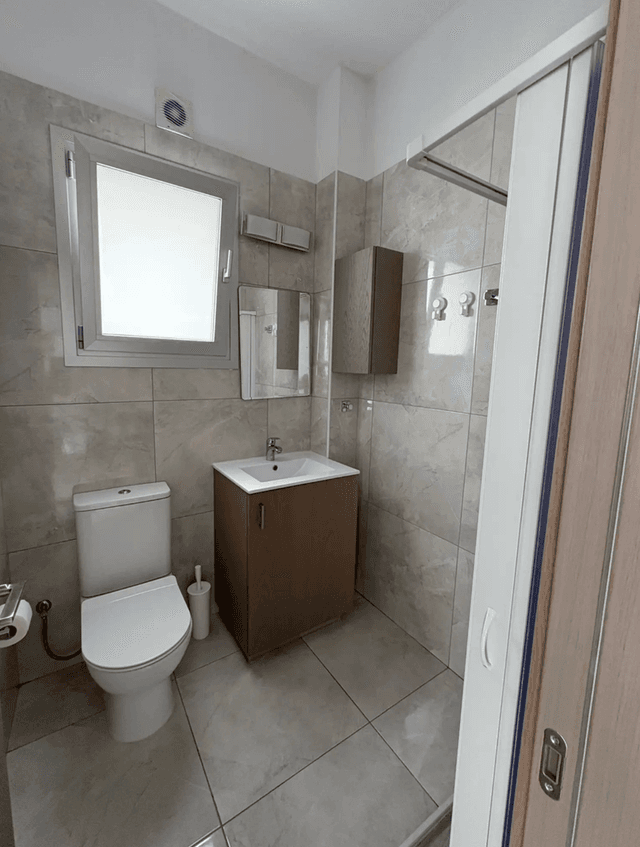 2-bedroom apartment to rent: https://www.bazaraki.com/adv/5787017_2-bedroom-apartment-to-rent (www.bazaraki.com)