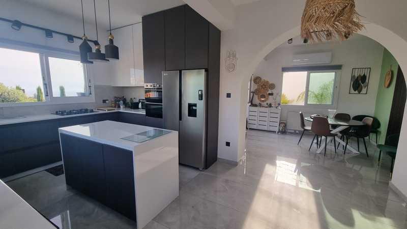 3-bedroom villa for sale: https://www.bazaraki.com/adv/5795051_3-bedroom-villa-for-sale (www.bazaraki.com)