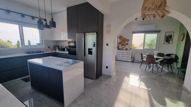 3-bedroom villa for sale: https://www.bazaraki.com/adv/5795051_3-bedroom-villa-for-sale (www.bazaraki.com)