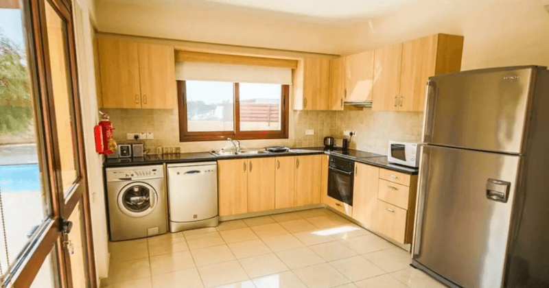 3-bedroom detached house for sale: https://www.bazaraki.com/adv/5786624_3-bedroom-detached-house-for-sale (www.bazaraki.com)