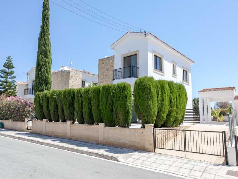3-bedroom villa for sale: https://www.bazaraki.com/adv/5799645_3-bedroom-villa-for-sale (www.bazaraki.com)