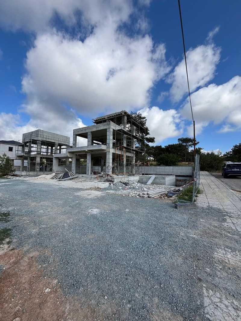 3-bedroom detached house for sale: https://www.bazaraki.com/adv/5786992_3-bedroom-detached-house-for-sale (www.bazaraki.com)