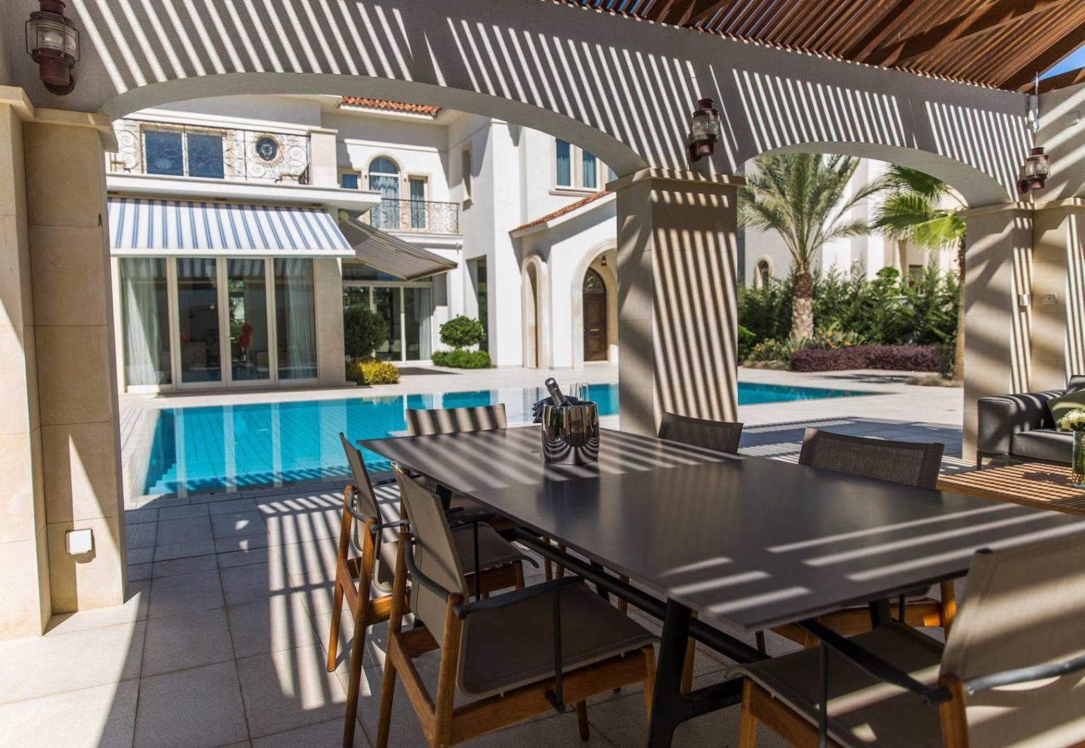 New 5-bedroom villa in Larnaca № 153403: https://dom.com.cy/en/catalog/sale/153403/ (dom.com.cy)