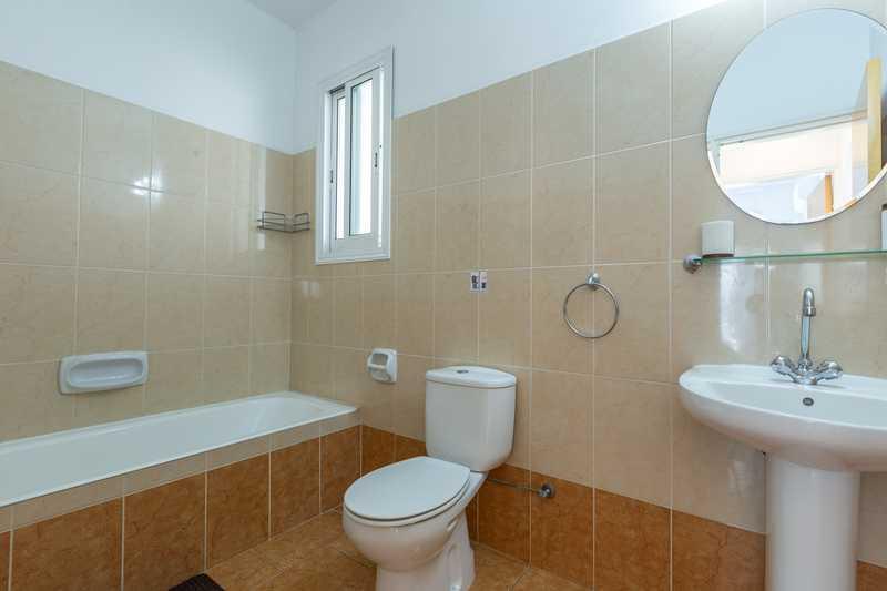 One bed flat in universal: https://www.bazaraki.com/adv/5796411_one-bed-flat-in-universal (www.bazaraki.com)