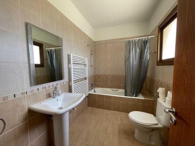 6-bedroom detached house to rent: https://www.bazaraki.com/adv/5797226_6-bedroom-detached-house-to-rent (www.bazaraki.com)