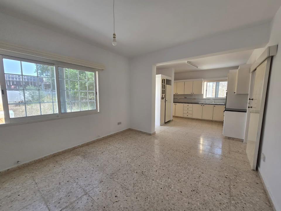 3 Beds 2 Baths House: https://www.facebook.com/marketplace/item/622762424144560 (www.facebook.com)