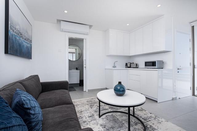 New 6-bedroom penthouse for rent in Town Center Larnaca, Cyprus. - Object № 150079: https://dom.com.cy/en/catalog/rent/150079/ (dom.com.cy)