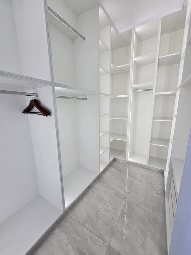 Office: https://www.facebook.com/marketplace/item/2148563185601609 (www.facebook.com)