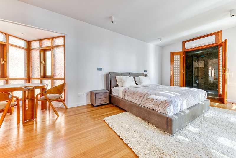 3-bedroom penthouse to rent: https://www.bazaraki.com/adv/5798285_3-bedroom-penthouse-to-rent (www.bazaraki.com)