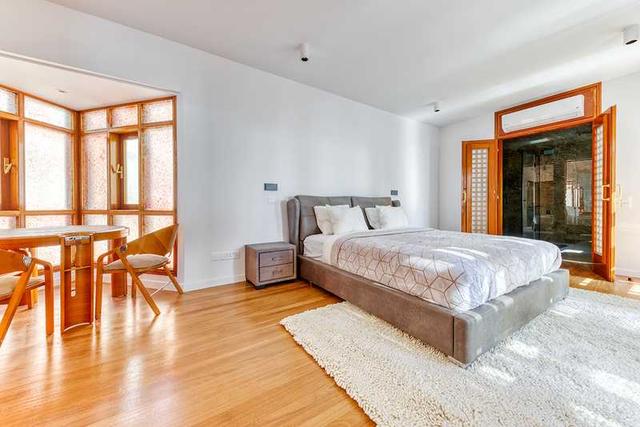 3-bedroom penthouse to rent: https://www.bazaraki.com/adv/5798285_3-bedroom-penthouse-to-rent (www.bazaraki.com)
