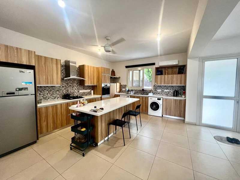 4-bedroom semi-detached for sale: https://www.bazaraki.com/adv/5765965_4-bedroom-semi-detached-for-sale (www.bazaraki.com)