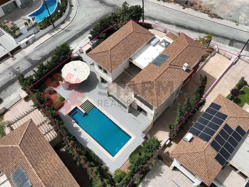 5-bedroom villa for sale: https://www.bazaraki.com/adv/5799652_5-bedroom-villa-for-sale (www.bazaraki.com)