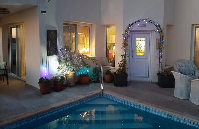 3/4 bedroom villa: https://www.facebook.com/marketplace/item/1513262092715409 (www.facebook.com)