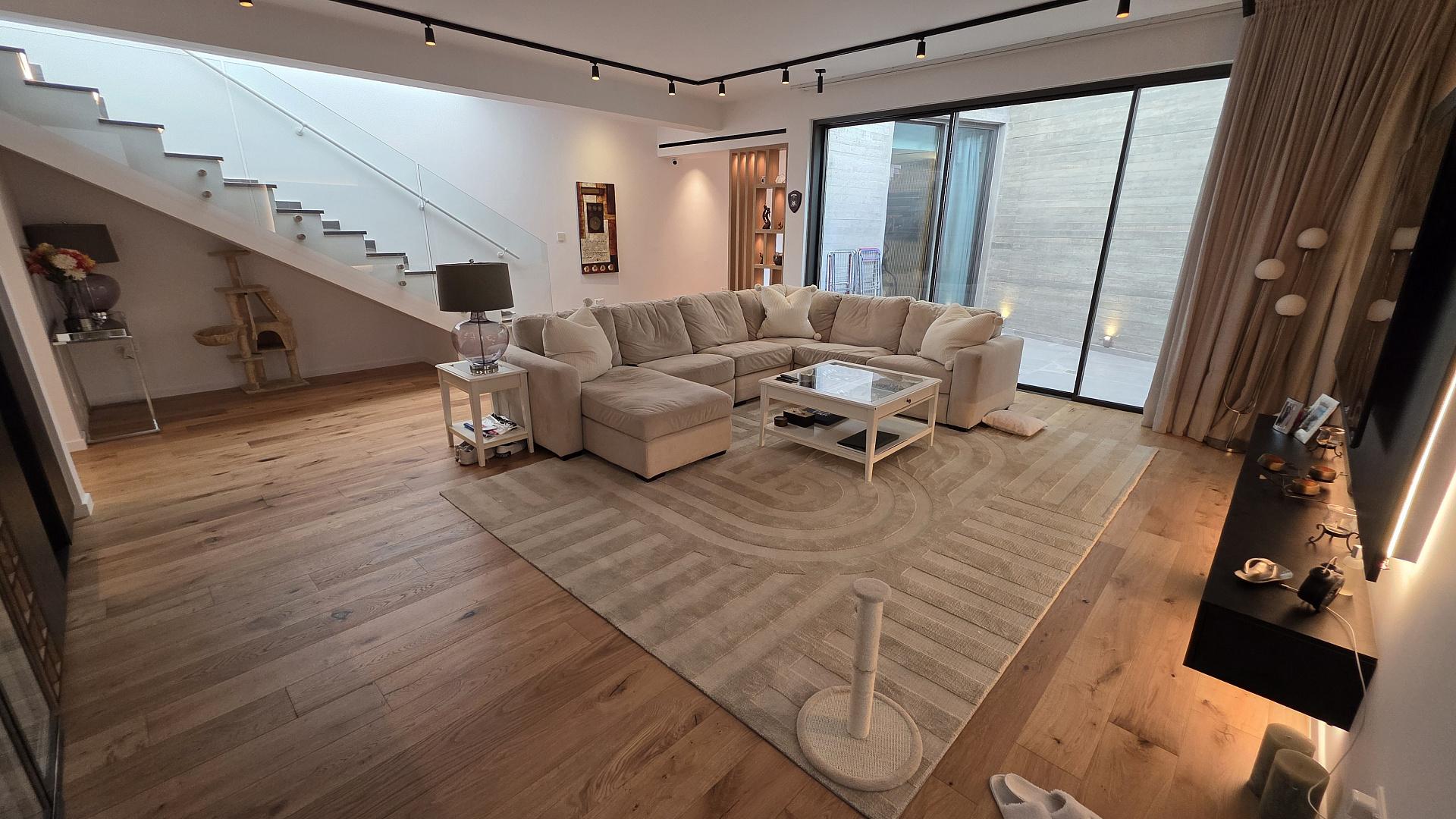5-bedroom villa in Paphos № 152717: https://dom.com.cy/en/catalog/sale/152717/ (dom.com.cy)