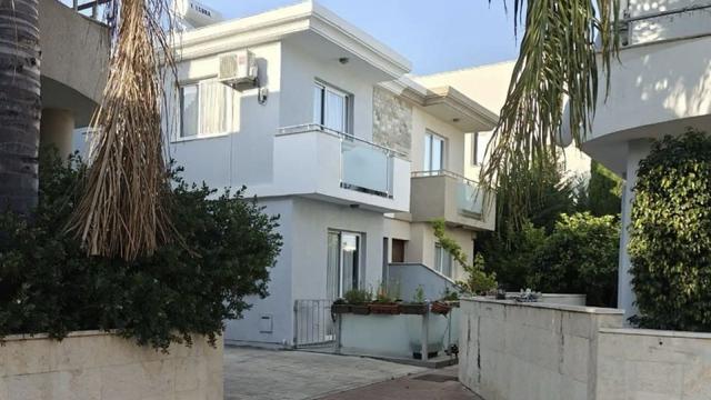 2-bedroom house in Limassol №152635: https://dom.com.cy/en/catalog/rent/152635/ (dom.com.cy)