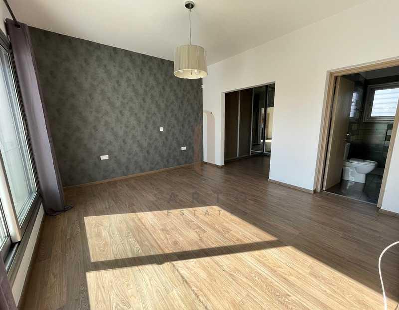 5-bedroom villa to rent: https://www.bazaraki.com/adv/5797382_5-bedroom-villa-to-rent (www.bazaraki.com)