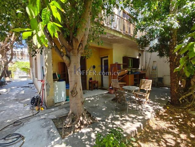 Spacious Semi-Detached House for Sale in Katholiki: https://www.offer.com.cy/en/spacious-semi-detached-house-for-sale-in-katholiki/21-816123/ (www.offer.com.cy)