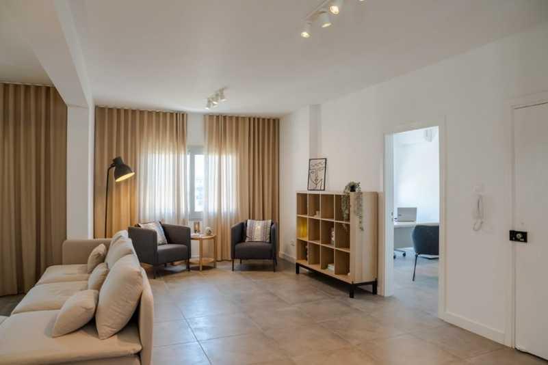 4-bedroom apartment to rent: https://www.bazaraki.com/adv/5786233_4-bedroom-apartment-to-rent (www.bazaraki.com)