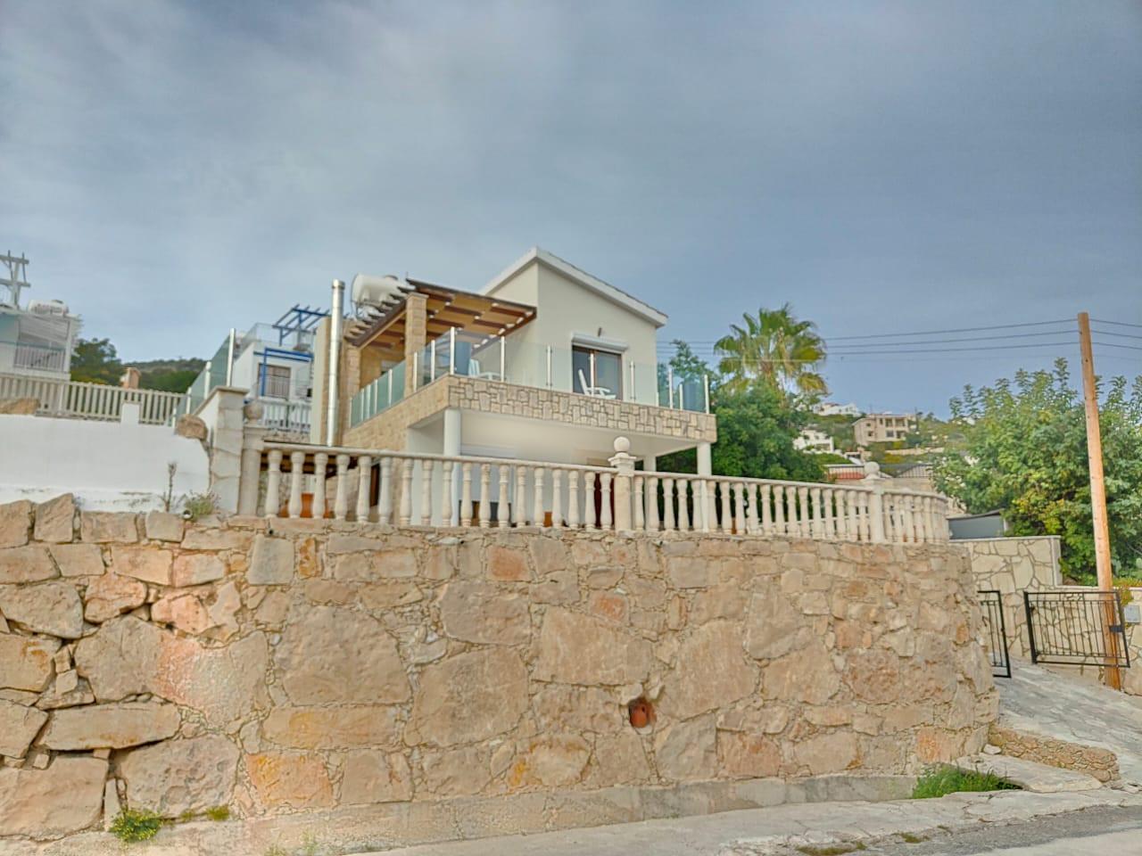 3-bedroom house in Paphos №153662: https://dom.com.cy/en/catalog/rent/153662/ (dom.com.cy)