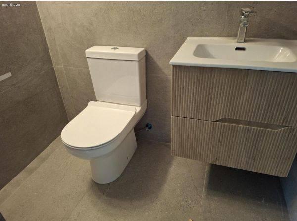 Office for rent fully renovated in 2025: https://www.facebook.com/marketplace/item/1278470384284495 (www.facebook.com)