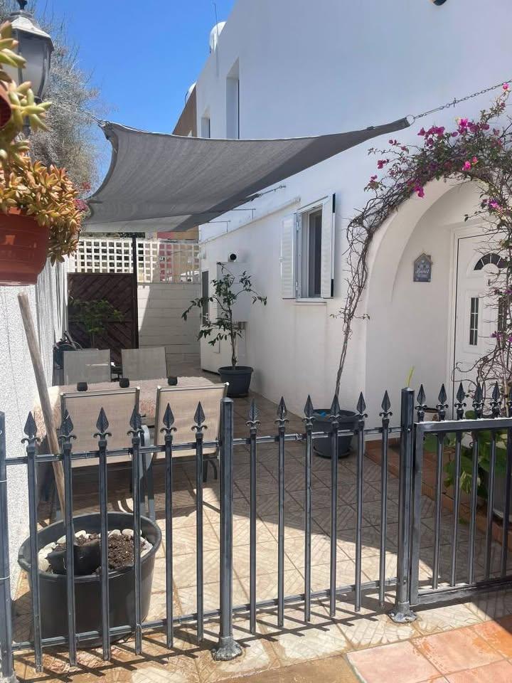 Large townhouse with centralheating in Peyia: https://www.facebook.com/marketplace/item/1235320814914526 (www.facebook.com)