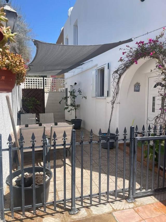 Large townhouse with centralheating in Peyia: https://www.facebook.com/marketplace/item/1235320814914526 (www.facebook.com)