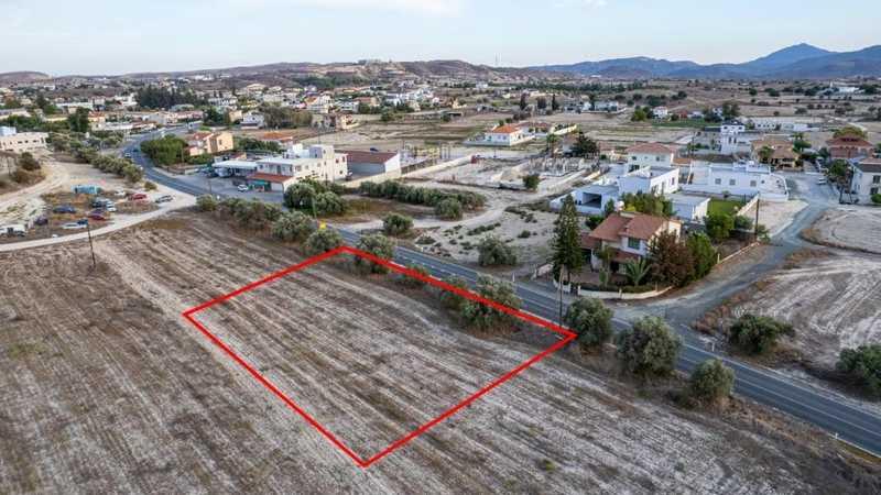 Commercial land 1190 m²: https://www.bazaraki.com/adv/5796526_commercial-land-1190-m2 (www.bazaraki.com)