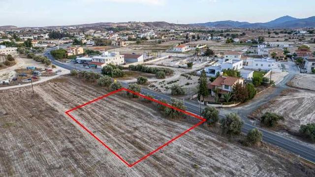 Commercial land 1190 m²: https://www.bazaraki.com/adv/5796526_commercial-land-1190-m2 (www.bazaraki.com)