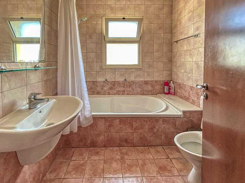 1-bedroom apartment to rent: https://www.bazaraki.com/adv/5787160_1-bedroom-apartment-to-rent (www.bazaraki.com)