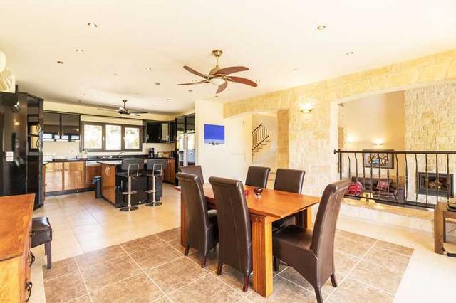 5-bedroom villa for sale: https://www.bazaraki.com/adv/5795342_5-bedroom-villa-for-sale (www.bazaraki.com)