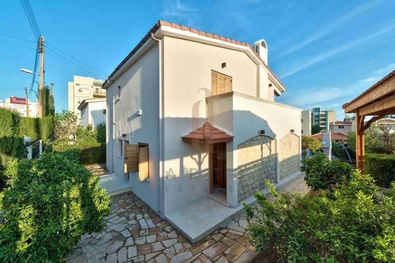  3-bedroom villa to rent: https://www.bazaraki.com/adv/5793263_3-bedroom-villa-to-rent (www.bazaraki.com)