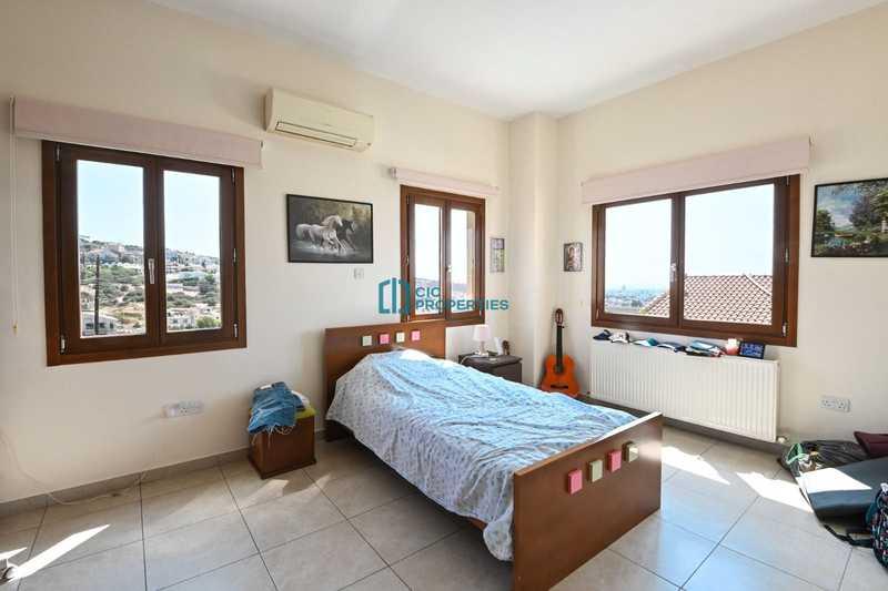 5-bedroom detached house for sale: https://www.bazaraki.com/adv/5788722_5-bedroom-detached-house-for-sale (www.bazaraki.com)