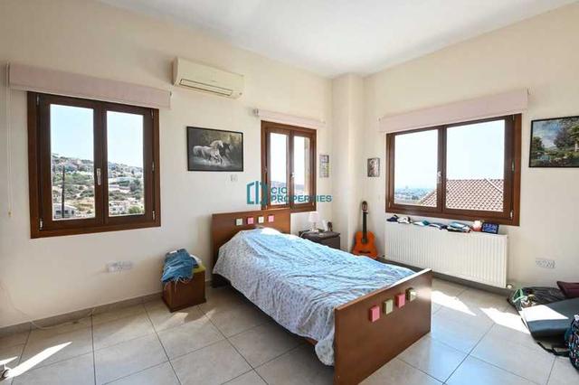 5-bedroom detached house for sale: https://www.bazaraki.com/adv/5788722_5-bedroom-detached-house-for-sale (www.bazaraki.com)