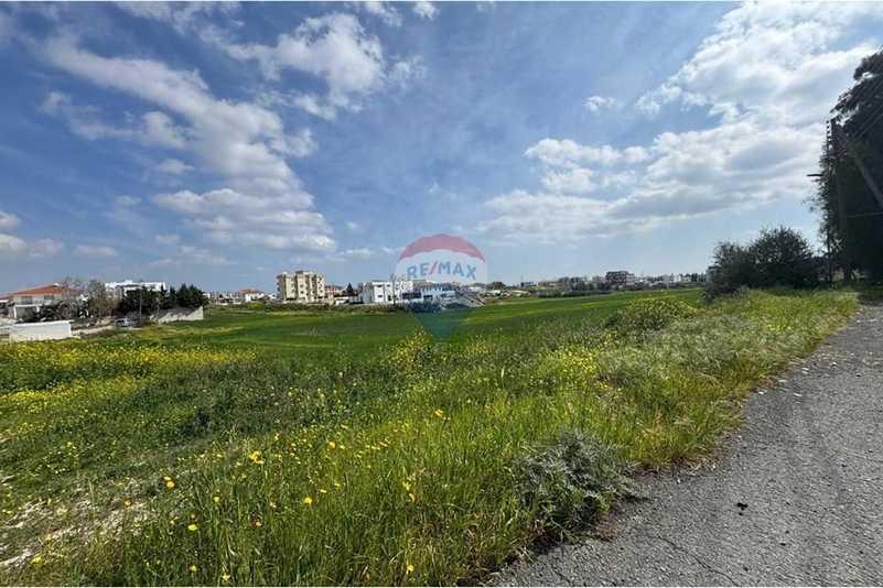 Residential land 6139 m²: https://www.bazaraki.com/adv/5789312_residential-land-6139-m2 (www.bazaraki.com)