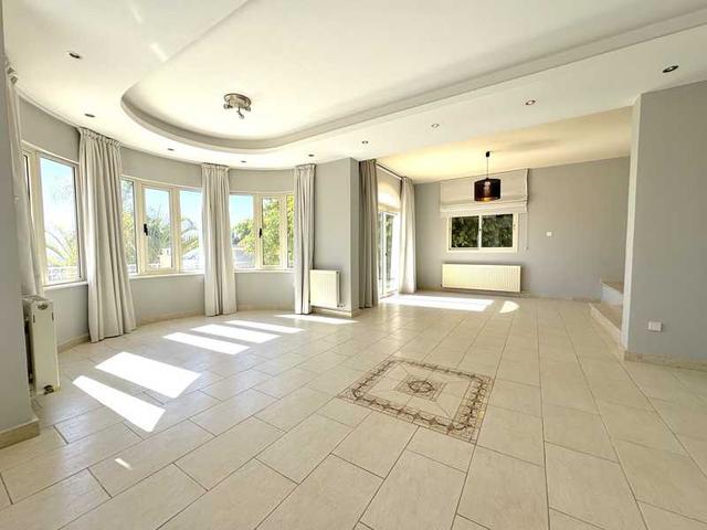 5-bedroom villa to rent: https://www.bazaraki.com/adv/5787703_5-bedroom-villa-to-rent (www.bazaraki.com)