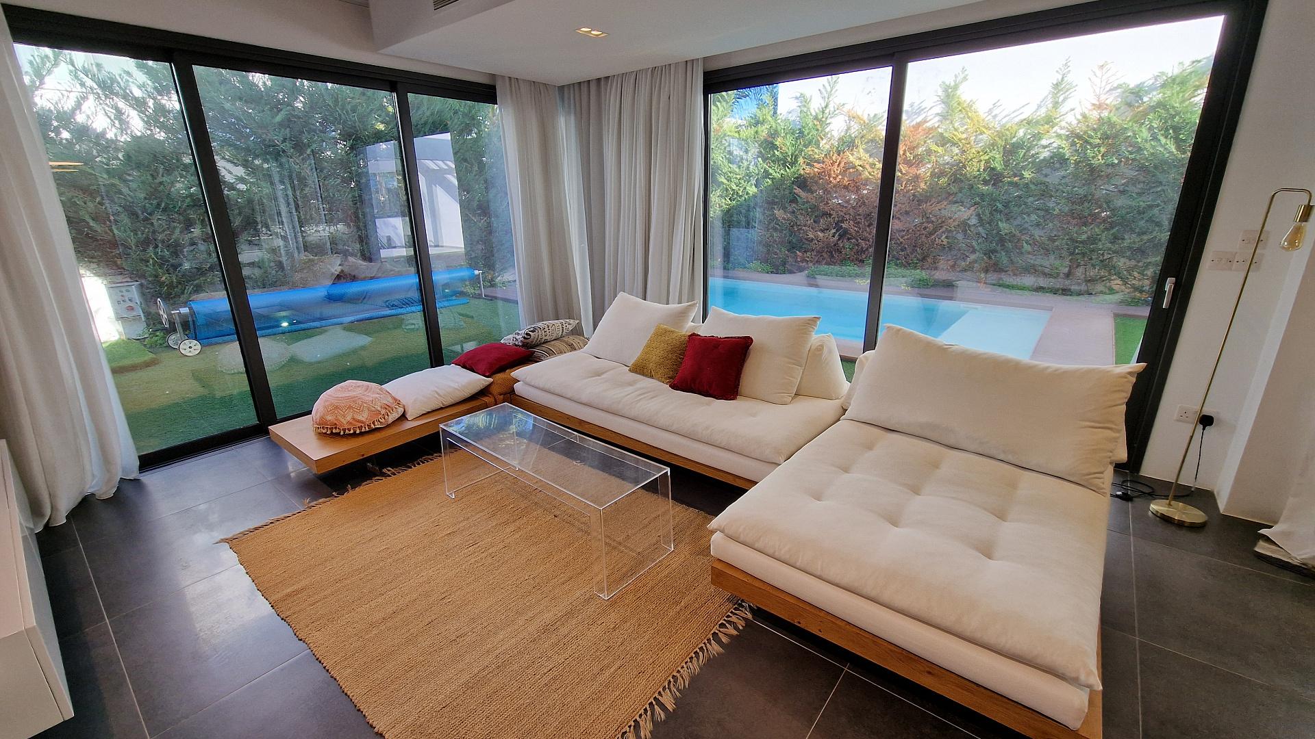 New 3-bedroom villa in Larnaca № 153329: https://dom.com.cy/en/catalog/sale/153329/ (dom.com.cy)