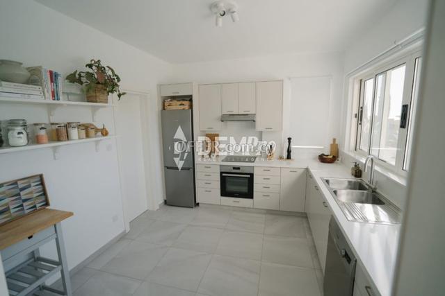 Villa For Sale in Tala, Paphos - DP4830: https://www.offer.com.cy/en/villa-for-sale-in-tala-paphos-dp4830/21-816982/ (www.offer.com.cy)