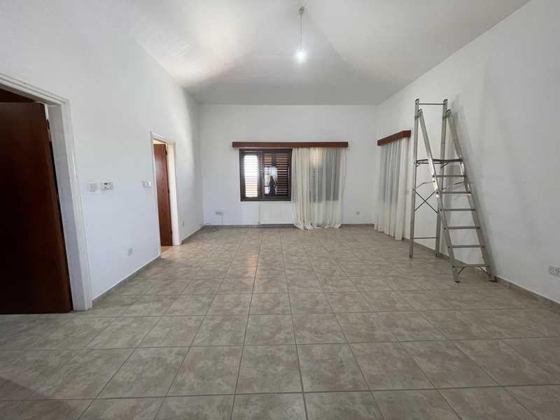 6-bedroom detached house to rent: https://www.bazaraki.com/adv/5797226_6-bedroom-detached-house-to-rent (www.bazaraki.com)