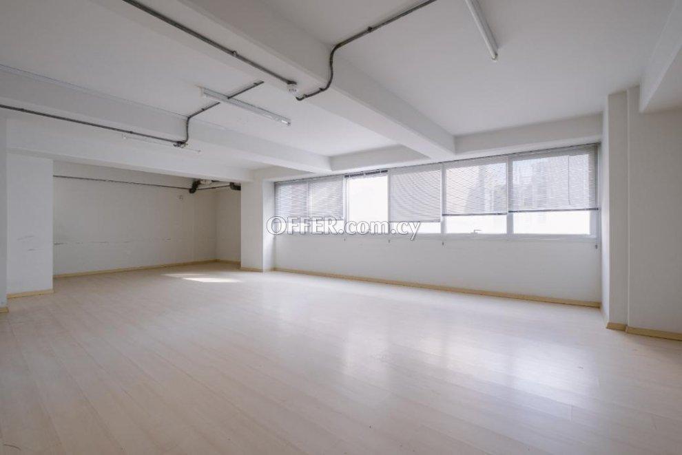 Office in Trypiotis Nicosia: https://www.offer.com.cy/en/office-in-trypiotis-nicosia/21-816317/ (www.offer.com.cy)