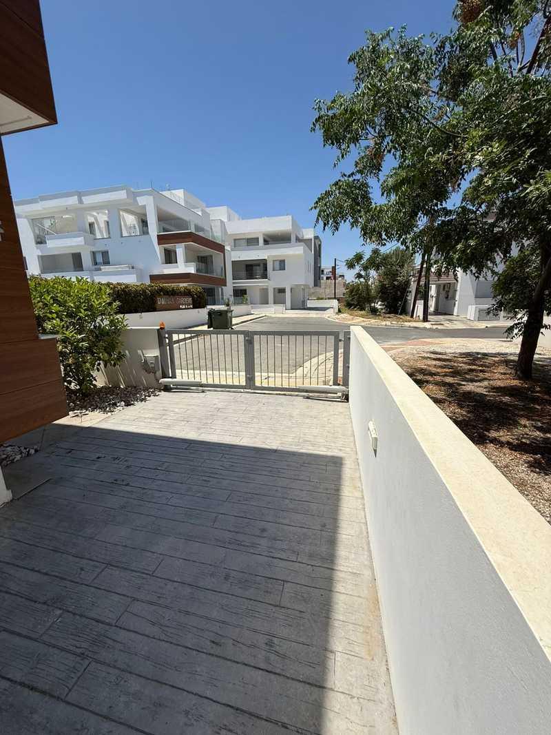 2-bedroom apartment to rent: https://www.bazaraki.com/adv/5794563_2-bedroom-apartment-to-rent (www.bazaraki.com)