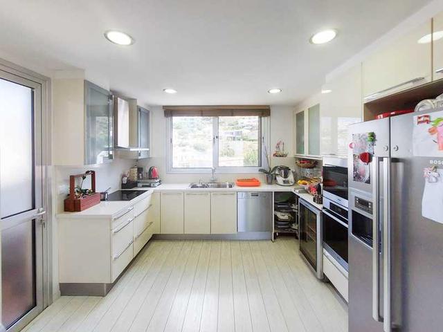 3-bedroom apartment to rent: https://www.bazaraki.com/adv/5794571_3-bedroom-apartment-to-rent (www.bazaraki.com)