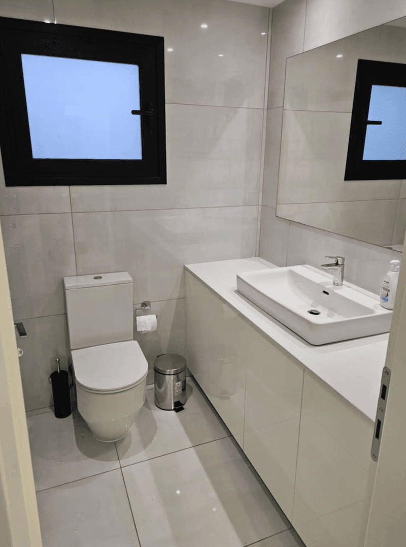 2-bedroom apartment to rent: https://www.bazaraki.com/adv/5797123_2-bedroom-apartment-to-rent (www.bazaraki.com)