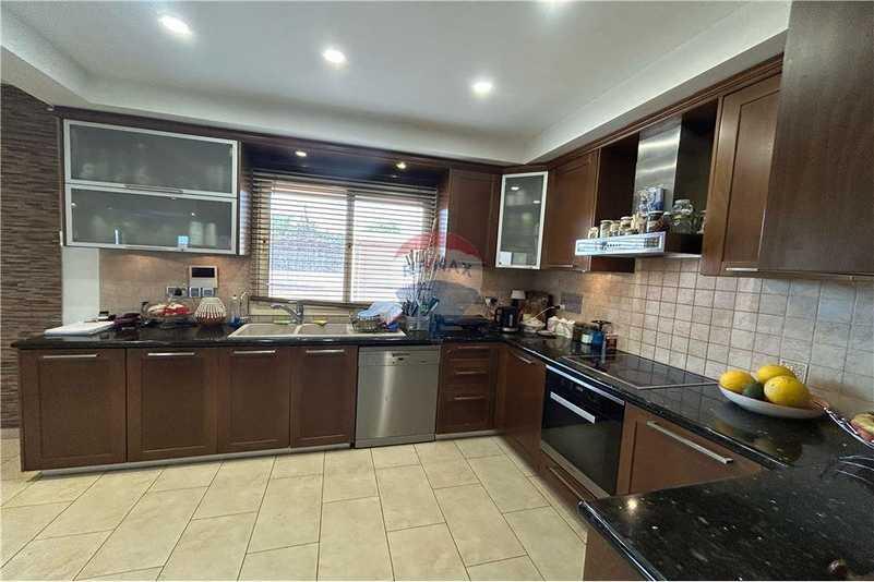 4-bedroom detached house for sale: https://www.bazaraki.com/adv/5797865_4-bedroom-detached-house-for-sale (www.bazaraki.com)