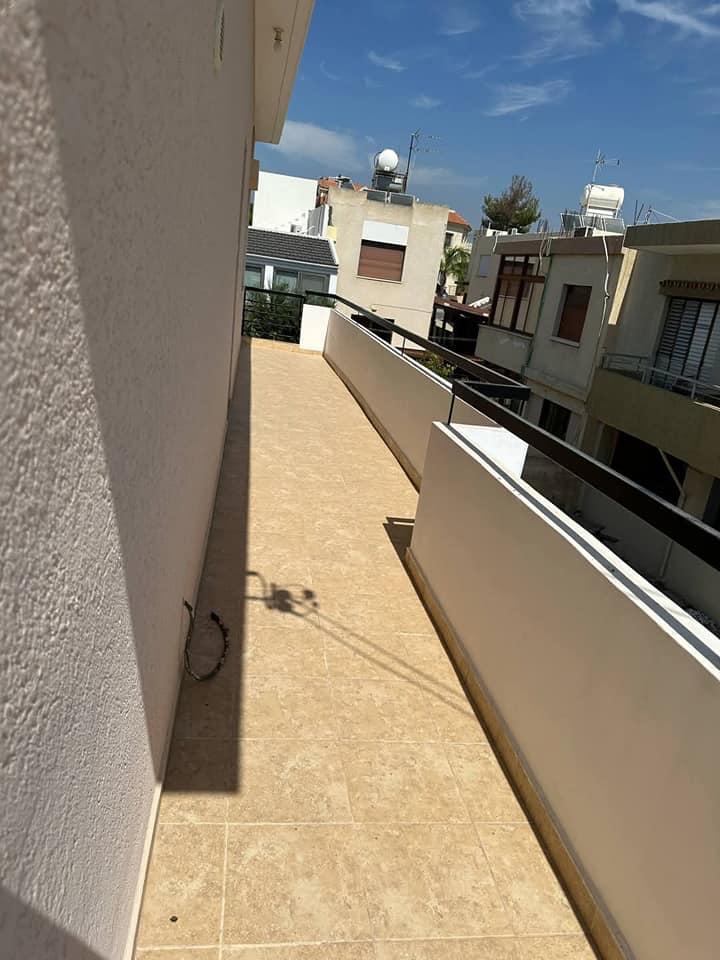 House for rent
1400 negotiable 
1 deposite 
In Episkopi 
3 bedrooms 1 open kitchen big baranda sea g: https://www.facebook.com/marketplace/item/1070942791624263 (www.facebook.com)